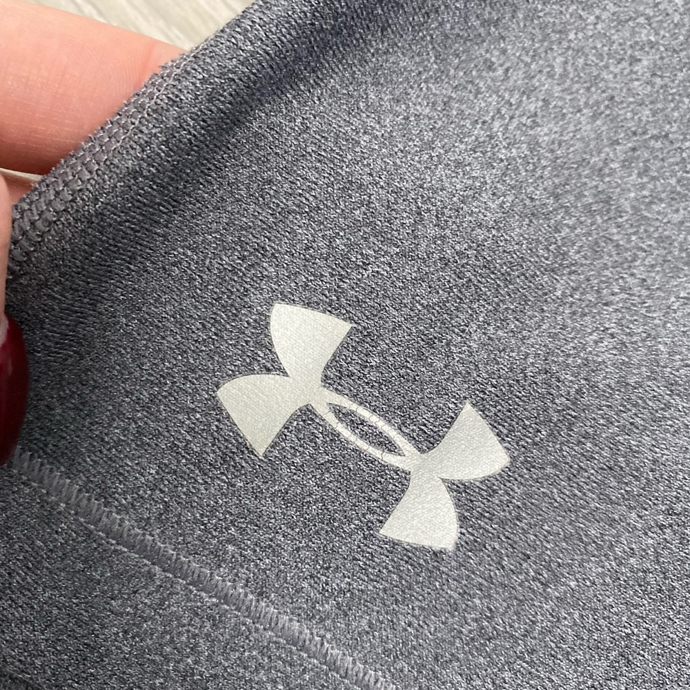 Under Armour Compression Shorts - Picture 5 of 7